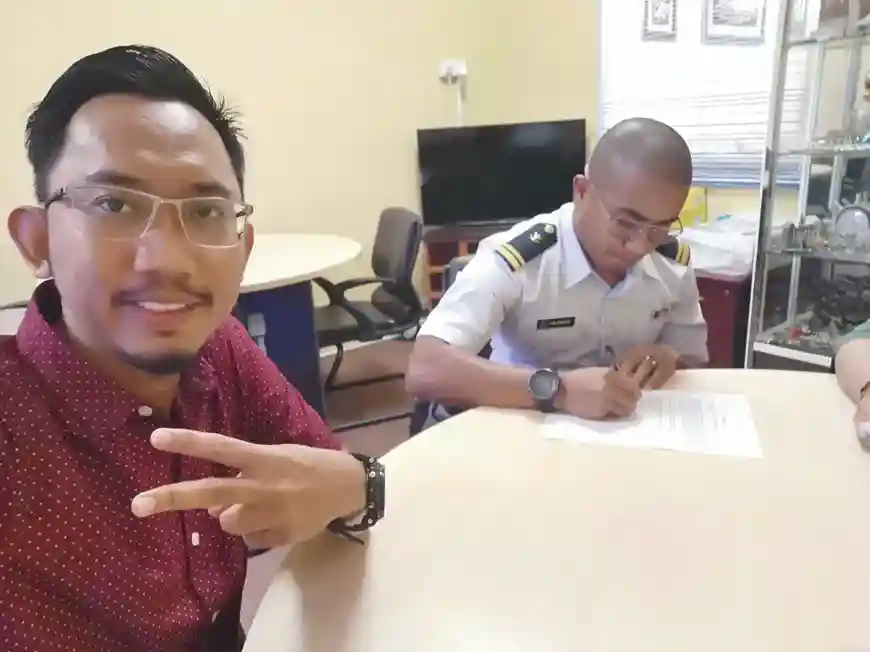 Contoh owner pindah atau komitmen
